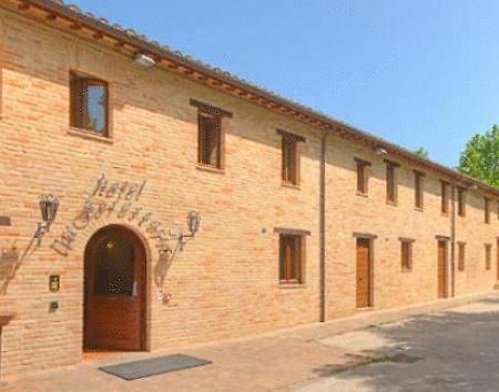 Hotel La Foresteria Abbadia di Fiastra Bagian luar foto